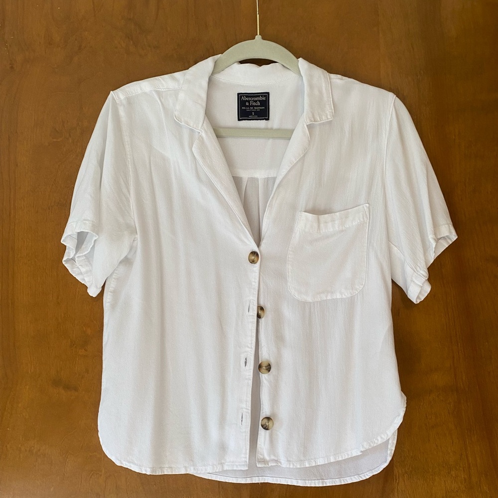Abercrombie & Fitch Short Sleeve Women’s Button Up Top